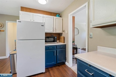 Welcome to coveted Fayal Township! This beautifully updated home - photo 13