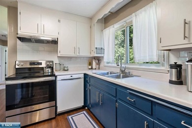 Welcome to coveted Fayal Township! This beautifully updated home - photo 14