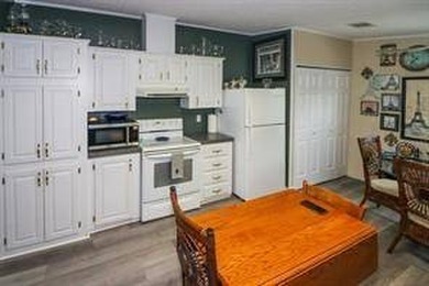 Seller is VERY MOTIVATED. Will consider all reasonable offers - photo 5