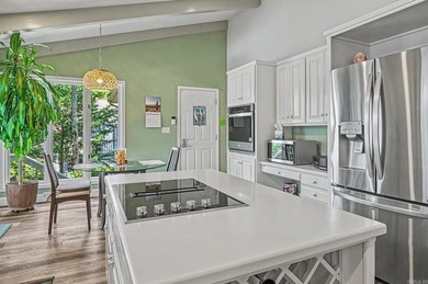 Nestled on a premier Lake Balboa street, this waterfront estate - photo 16