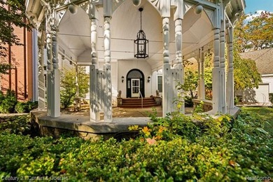 As soon as the gate opens, the quarter-mile driveway leads you - photo 16