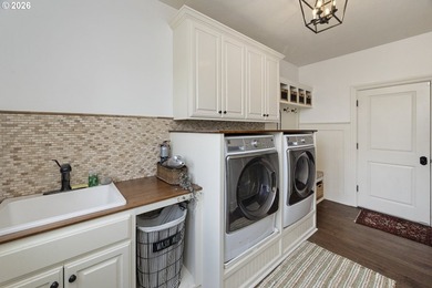 Rare Opportunity in the gated Stonegate Estates, a unique - photo 19