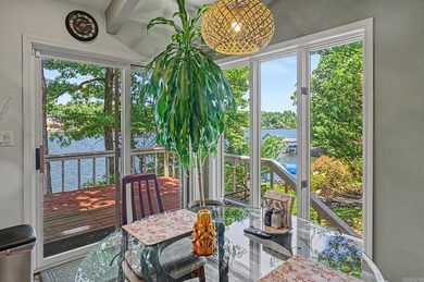 Nestled on a premier Lake Balboa street, this waterfront estate - photo 20
