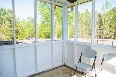 Beautifully updated 4-bedroom, 2-Bath homes offers modern - photo 21
