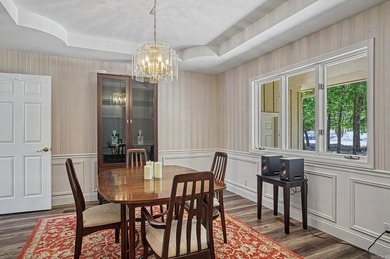 Nestled on a premier Lake Balboa street, this waterfront estate - photo 22