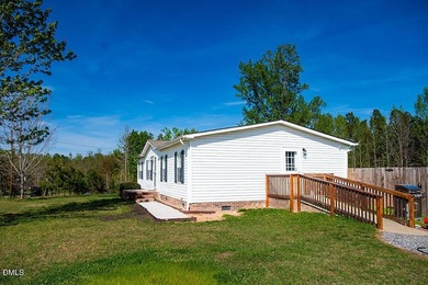 Beautifully updated 4-bedroom, 2-Bath homes offers modern - photo 23