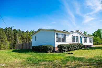 Beautifully updated 4-bedroom, 2-Bath homes offers modern - photo 24