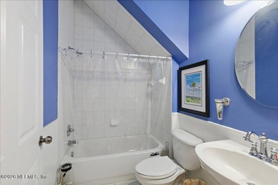 Rare opportunity in this spacious 5-bedroom, 4-bath home - photo 25