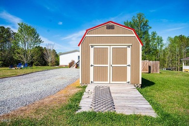 Beautifully updated 4-bedroom, 2-Bath homes offers modern - photo 26