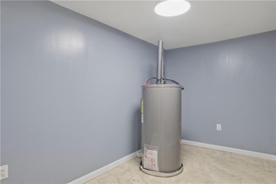 Don't miss this incredible opportunity to own a beautiful home - photo 7