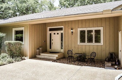 Nestled on a premier Lake Balboa street, this waterfront estate - photo 43