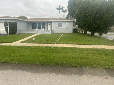 This incredible and very spacious fully upgraded home. Features - photo 3