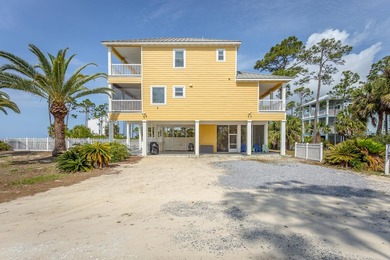 Discover the best of coastal living in Holiday House, this - photo 5