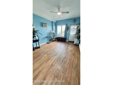 Lovely 2-bedroom detached home, just 10 years young, features - photo 4