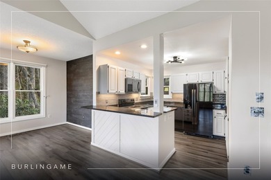 Enjoy outdoor living in the Racquet Club Villas at Burlingame - photo 4