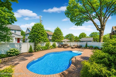 4 BEDROOMS! 4 BATHROOMS! WESTERLEIGH! Discover unparalleled - photo 2