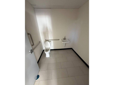 Retail | 1,078 SqFt Marketing description Commercial Property