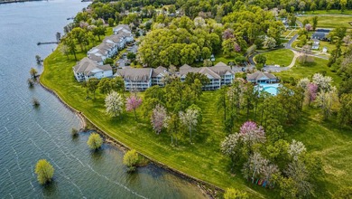 Enjoy deep-water lakefront living in this well-maintained - photo 2