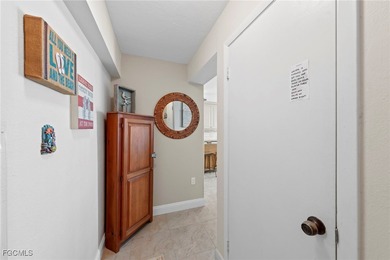 This is stunning 1st floor corner condo has an absolutely - photo 3