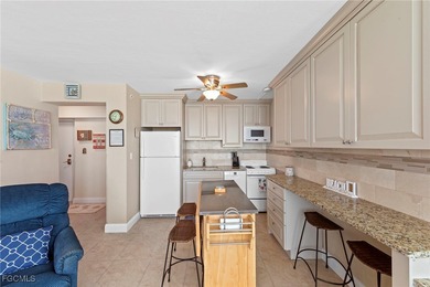 This is stunning 1st floor corner condo has an absolutely - photo 6