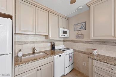 This is stunning 1st floor corner condo has an absolutely - photo 8