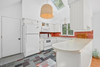 Enjoy effortless Cape Cod living in this updated coastal retreat - photo 9