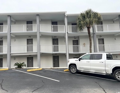 Welcome to Your Myrtle Beach Hideaway! Tucked away in one of - photo 4