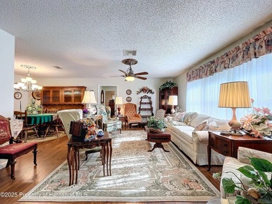 Pristine, remodeled, upgraded 4/2.5/2+ on fenced .34 acre lot - photo 11