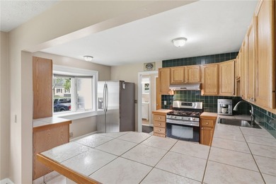Welcome to effortless living in East Irondequoit, just moments - photo 13