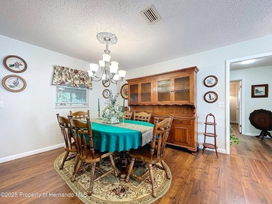 Pristine, remodeled, upgraded 4/2.5/2+ on fenced .34 acre lot - photo 13