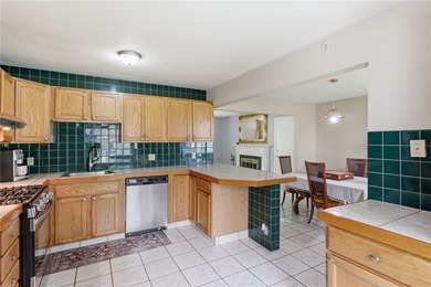 Welcome to effortless living in East Irondequoit, just moments - photo 14