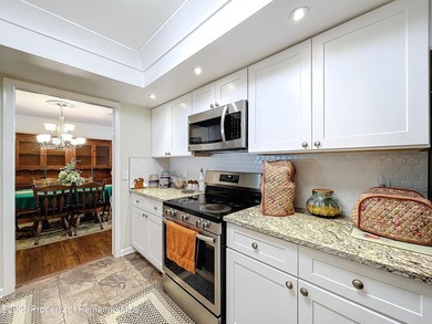Pristine, remodeled, upgraded 4/2.5/2+ on fenced .34 acre lot - photo 18