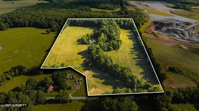 (private lake, pond, creek) Acreage For Sale in Greenfield Tennessee