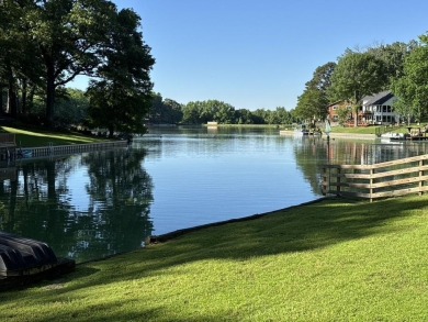 Lake Home For Sale in Memphis, Tennessee