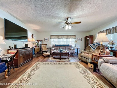Pristine, remodeled, upgraded 4/2.5/2+ on fenced .34 acre lot - photo 23