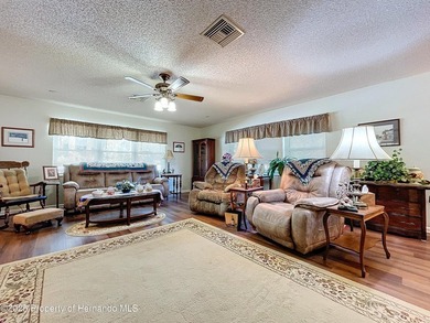 Pristine, remodeled, upgraded 4/2.5/2+ on fenced .34 acre lot - photo 24