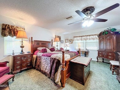 Pristine, remodeled, upgraded 4/2.5/2+ on fenced .34 acre lot - photo 25