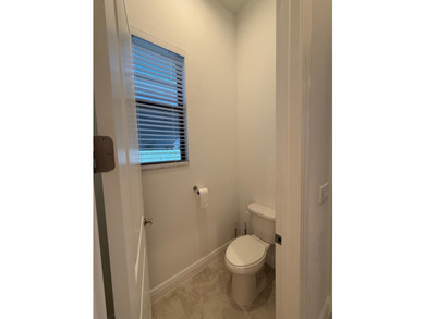 Better than new and vacant! Lightly lived in (approx. 8 months) - photo 25