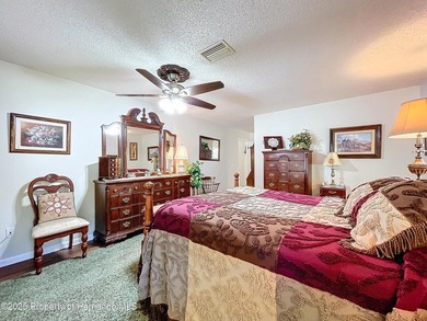 Pristine, remodeled, upgraded 4/2.5/2+ on fenced .34 acre lot - photo 27