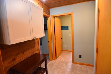 Nestled among mature pines and hardwoods, this adorable cabin - photo 28