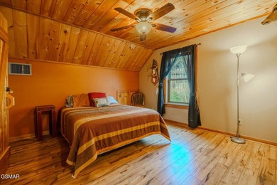 + 2 BONUS ROOMS!!!! A truly rare Wears Valley mountain retreat - photo 29