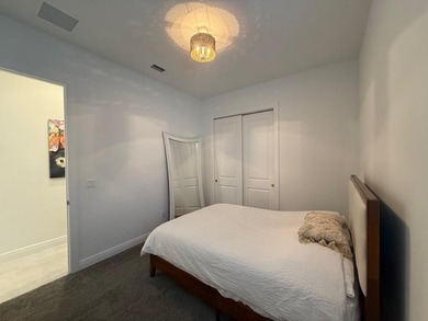 Better than new and vacant! Lightly lived in (approx. 8 months) - photo 30