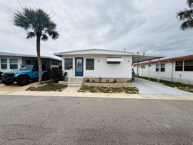 Welcome to your piece of paradise in the highly sought-after - photo 1