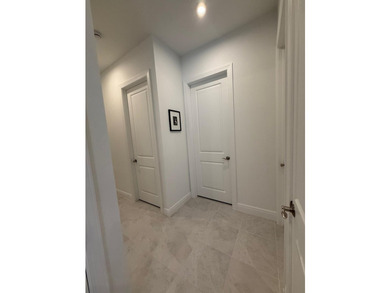 Better than new and vacant! Lightly lived in (approx. 8 months) - photo 31