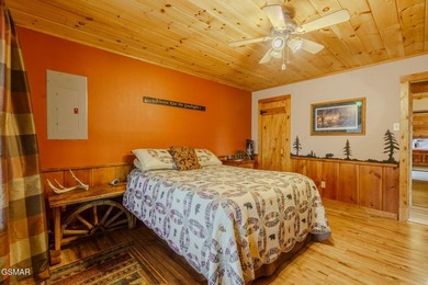 + 2 BONUS ROOMS!!!! A truly rare Wears Valley mountain retreat - photo 32