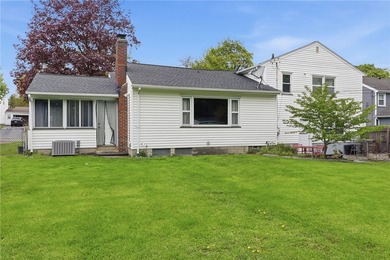 Welcome to effortless living in East Irondequoit, just moments - photo 34