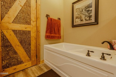+ 2 BONUS ROOMS!!!! A truly rare Wears Valley mountain retreat - photo 36
