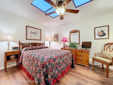 Pristine, remodeled, upgraded 4/2.5/2+ on fenced .34 acre lot - photo 36