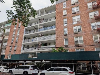 Sheepshead Bay - Great One Bedroom Unit with a Private Balcony - photo 1