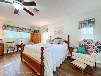 Pristine, remodeled, upgraded 4/2.5/2+ on fenced .34 acre lot - photo 41